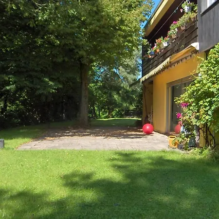 In Ruhbank Mit Garten Und Terrasse *